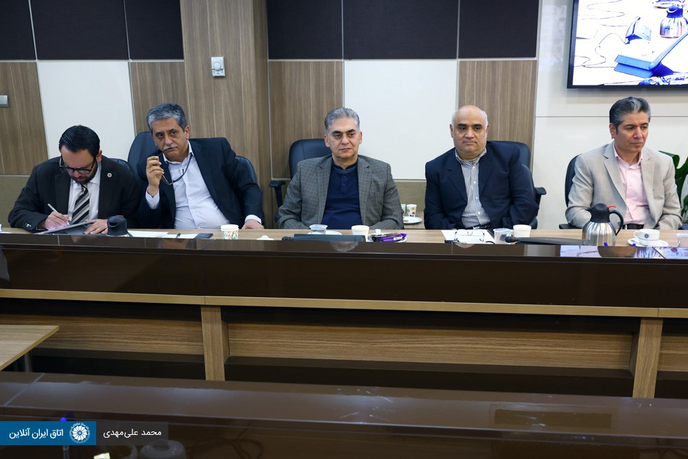 مدیریت نمایشگاهها با اتاق ایران باشد