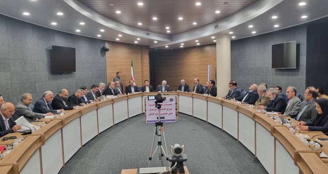 به نیابت از دولت سیزدهم و چهاردهم از کشاورزان عذرخواهی می کنم