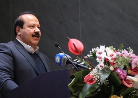 رفع موانع صادراتی و حمایت از تولید، اولویت دولت باشد