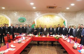 گزارش تصویری نشست هم اندیشی استاندار بالکان جمهوری ترکمنستان، رئیس اتاق بازرگانی استان بالکان و هیات همراه با جمعی از فعالان اقتصادی استان گلستان